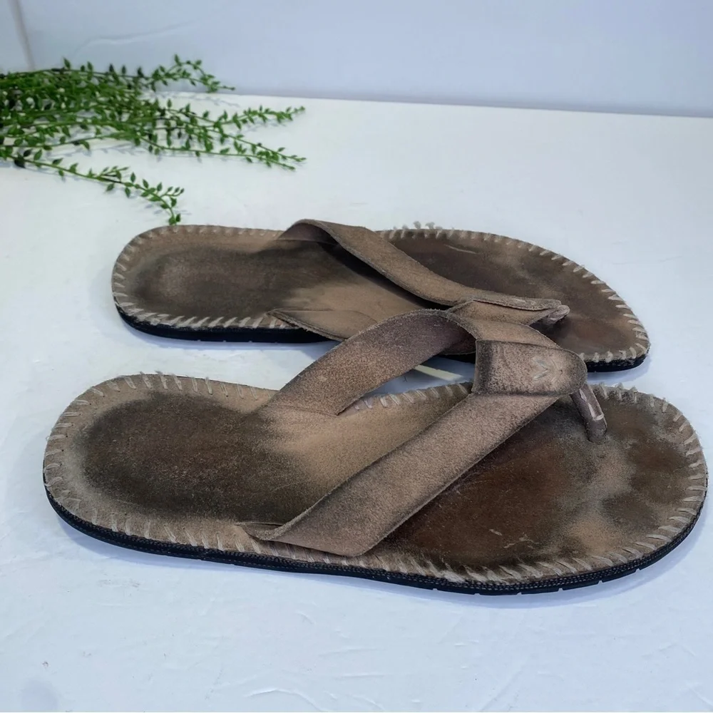John Varvatos Beige Tan Leather Thong Flip Flop Sandals Size 12M